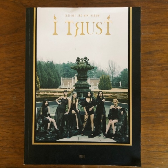 (G) I-DLE 3rd Mini Album I Trust photo book - Picture 3 of 10